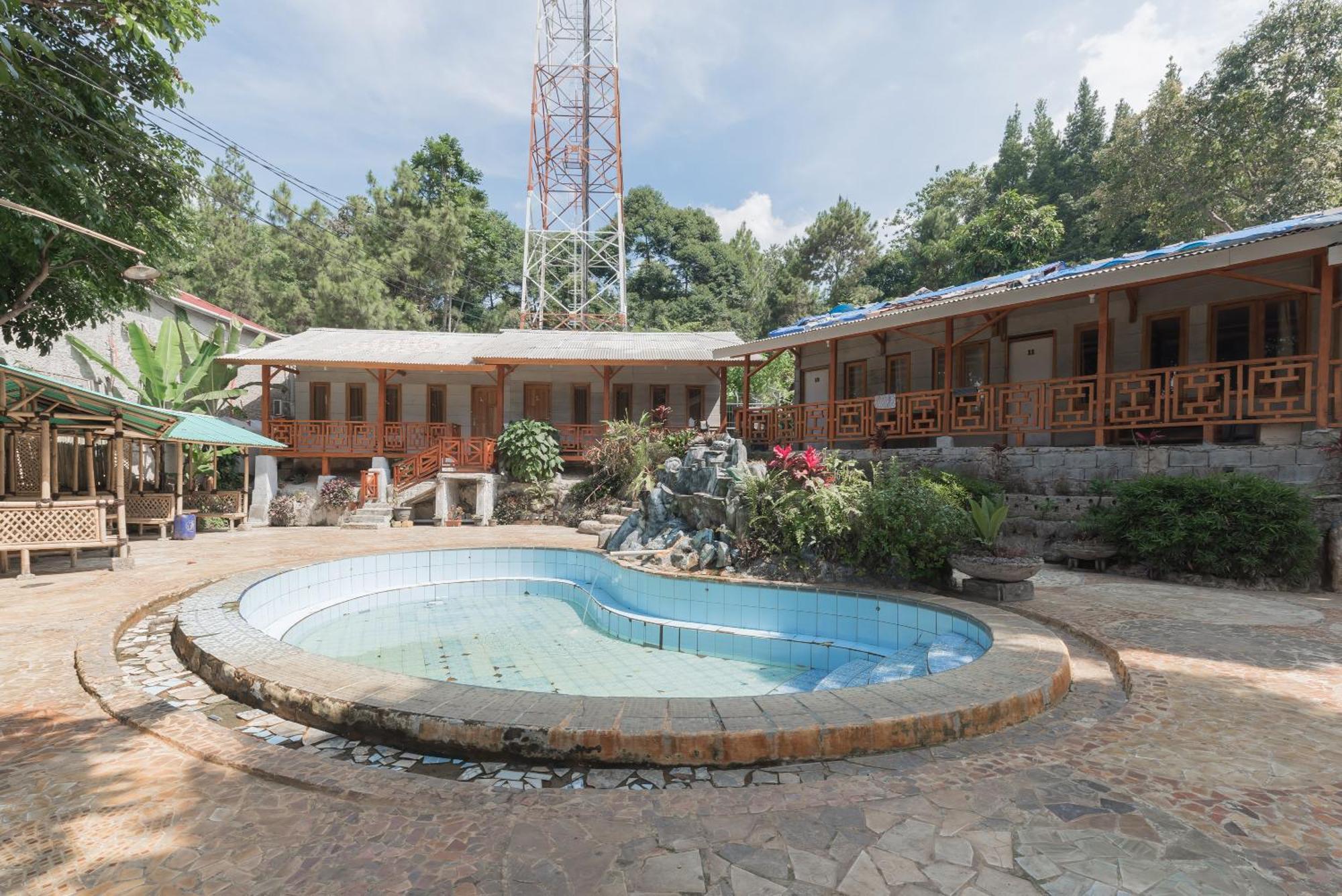 Hotel Urbanview D'pineapple Ciater By Reddoorz 3*