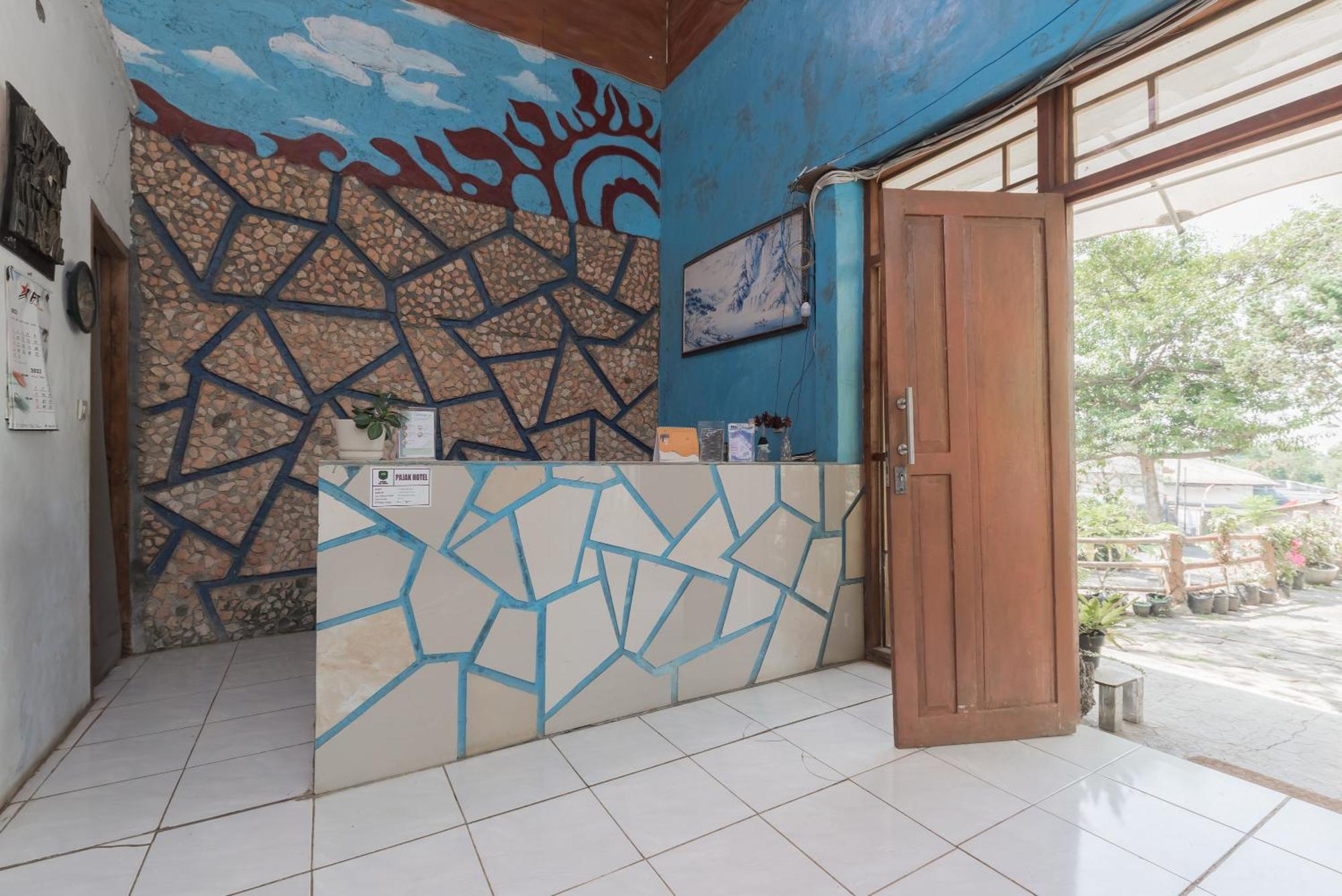 Urbanview D'pineapple Ciater By Reddoorz Hotel Subang