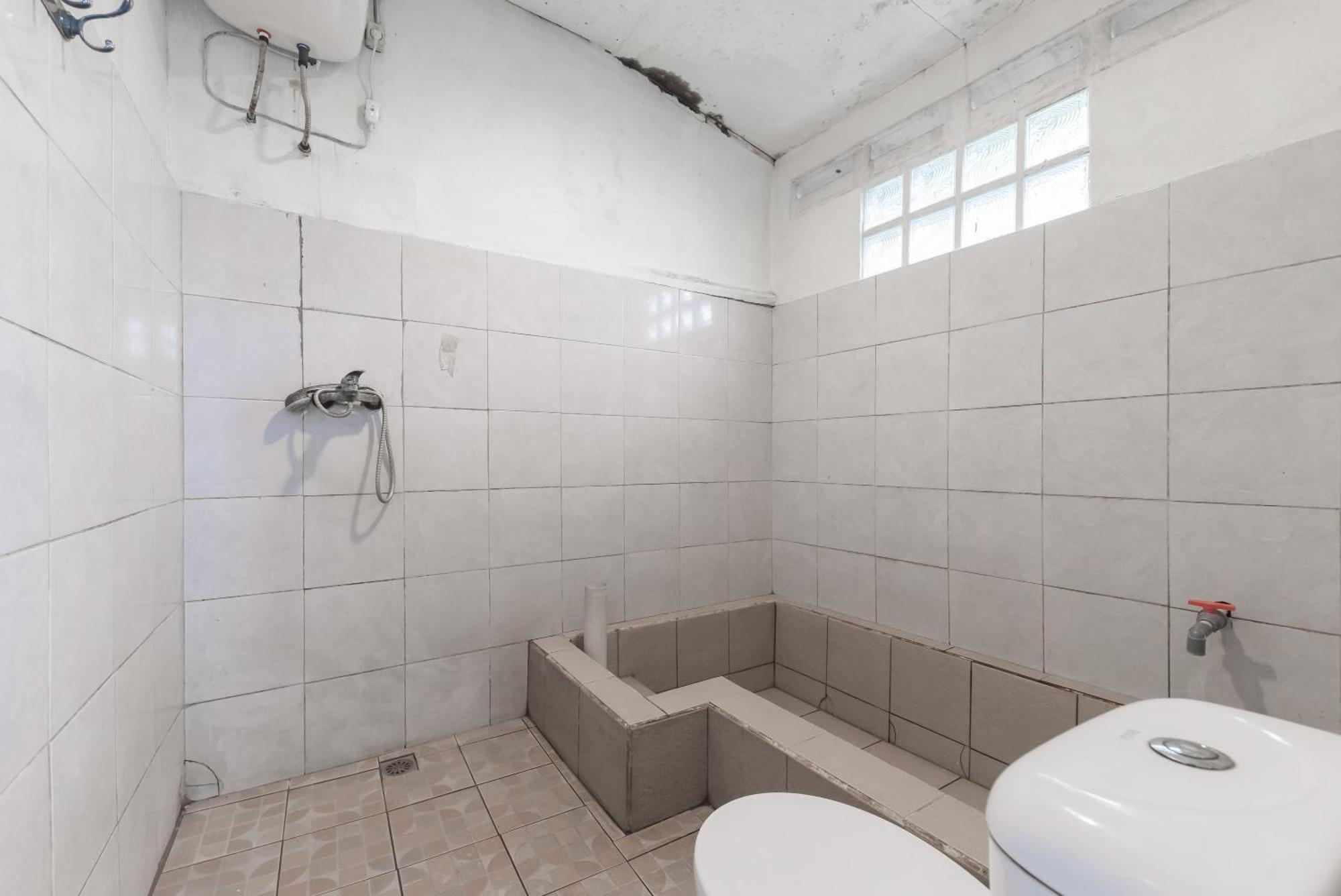 Urbanview D'pineapple Ciater By Reddoorz 3*